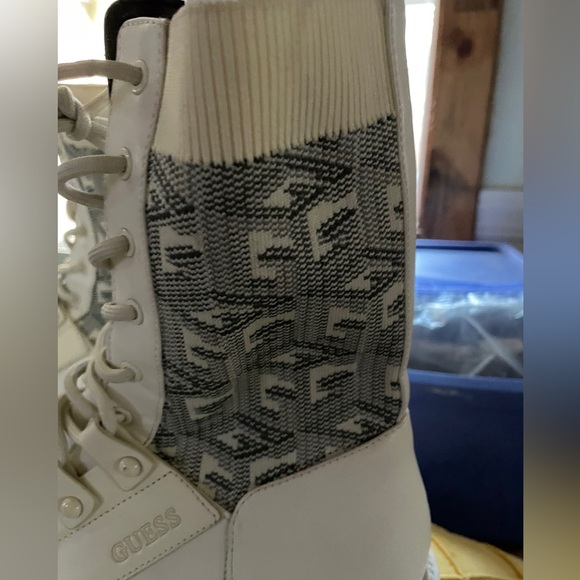 Beautiful GUESS boots, 11 in women! Combat boots. - Picture 4 of 5